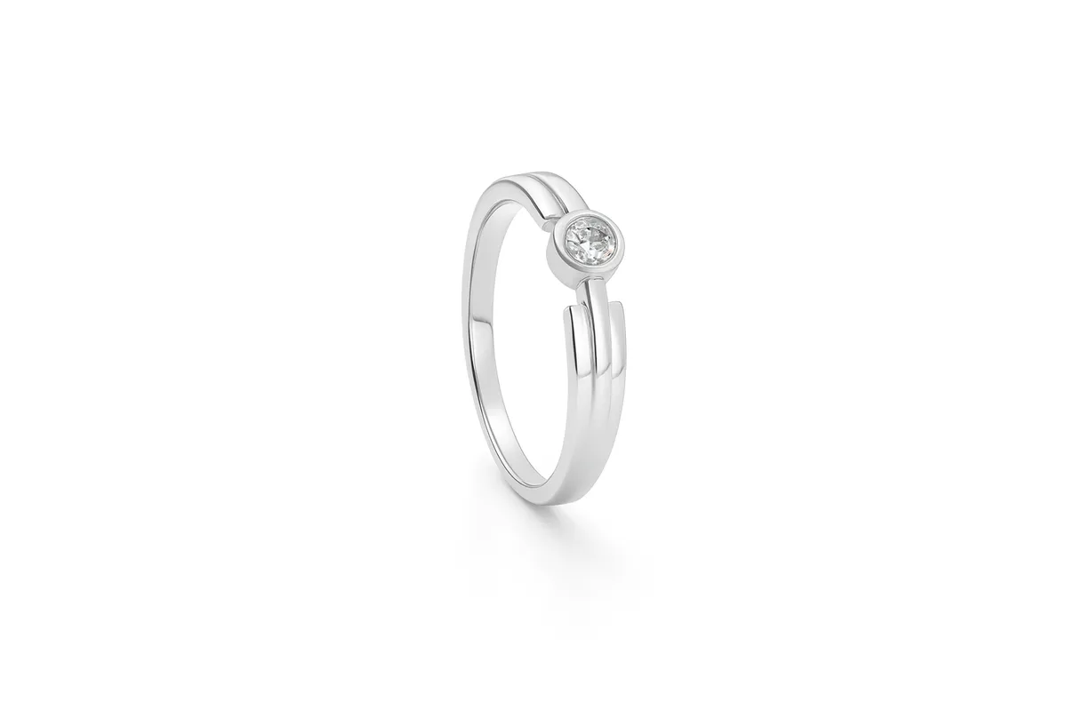 The Bezel Solitaire Parallel Band